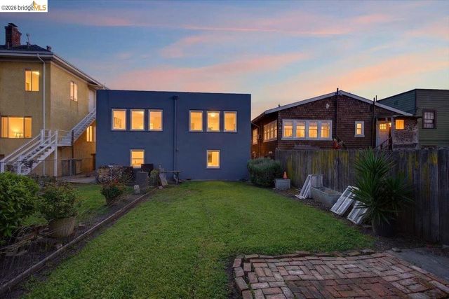 1070 Aileen St, Oakland, CA 94608