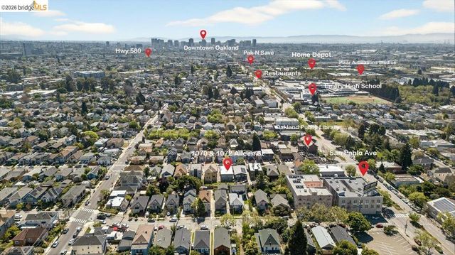 1070 Aileen St, Oakland, CA 94608