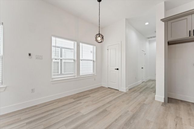 725 E 37th Street, Houston, TX 77022