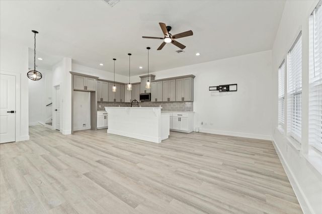 725 E 37th Street, Houston, TX 77022
