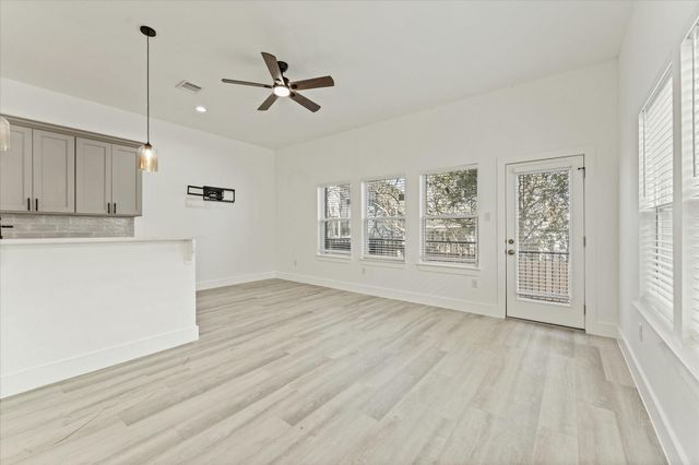 725 E 37th Street, Houston, TX 77022