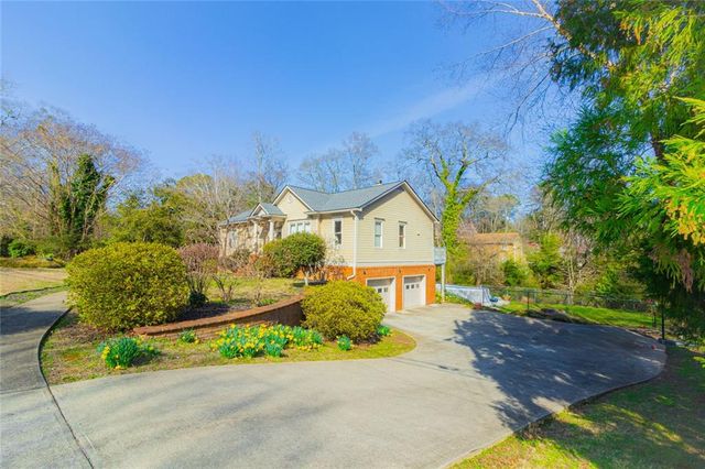 721 Smithstone SE Road, Marietta, GA 30067