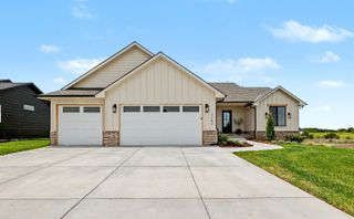 3263 N Bedford St, Wichita, KS 67226
