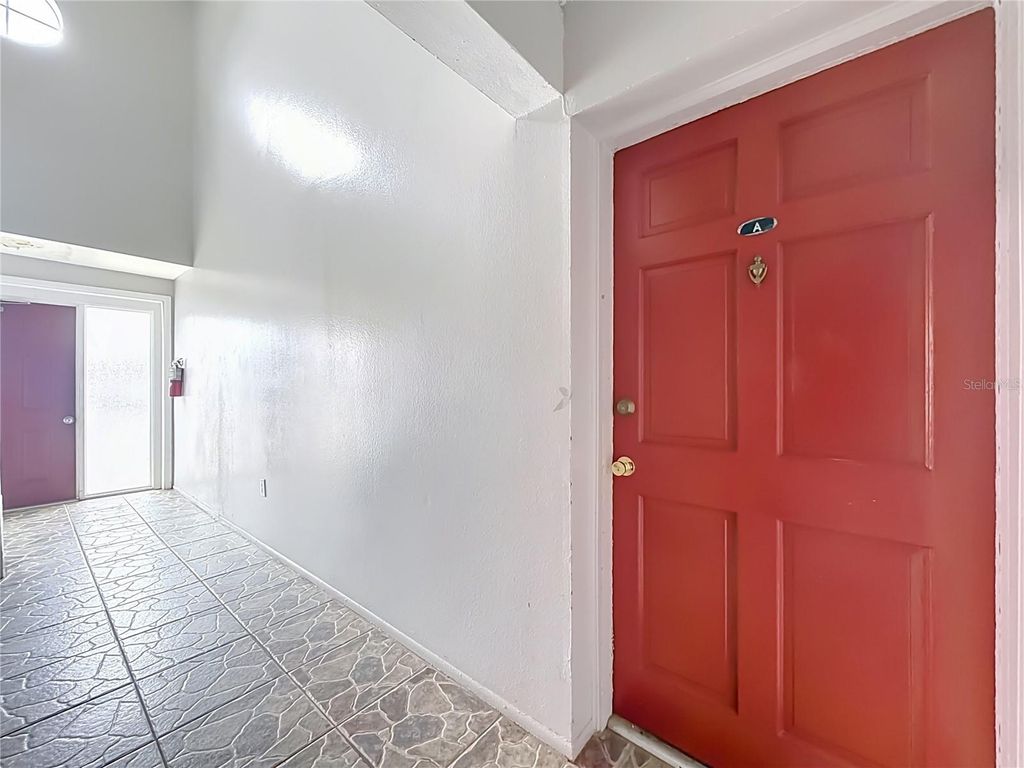 Image 2 of property listing at 1434 W HOLDEN AVENUE C-4, Orlando, FL 32839