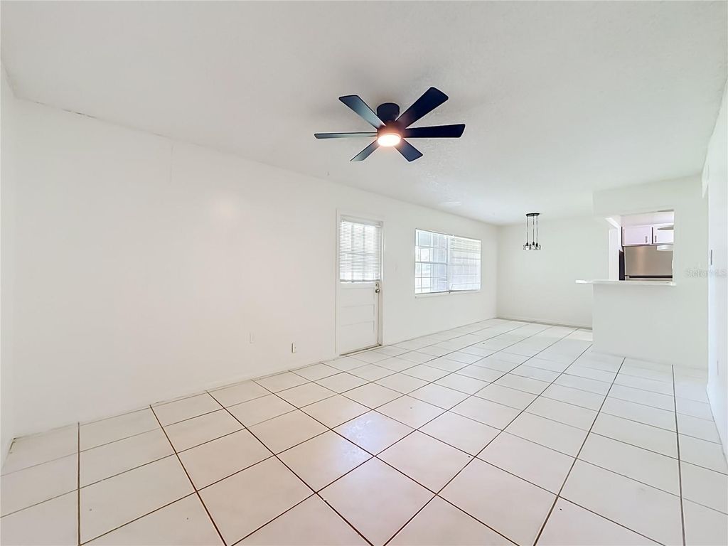 Image 11 of property listing at 1434 W HOLDEN AVENUE C-4, Orlando, FL 32839