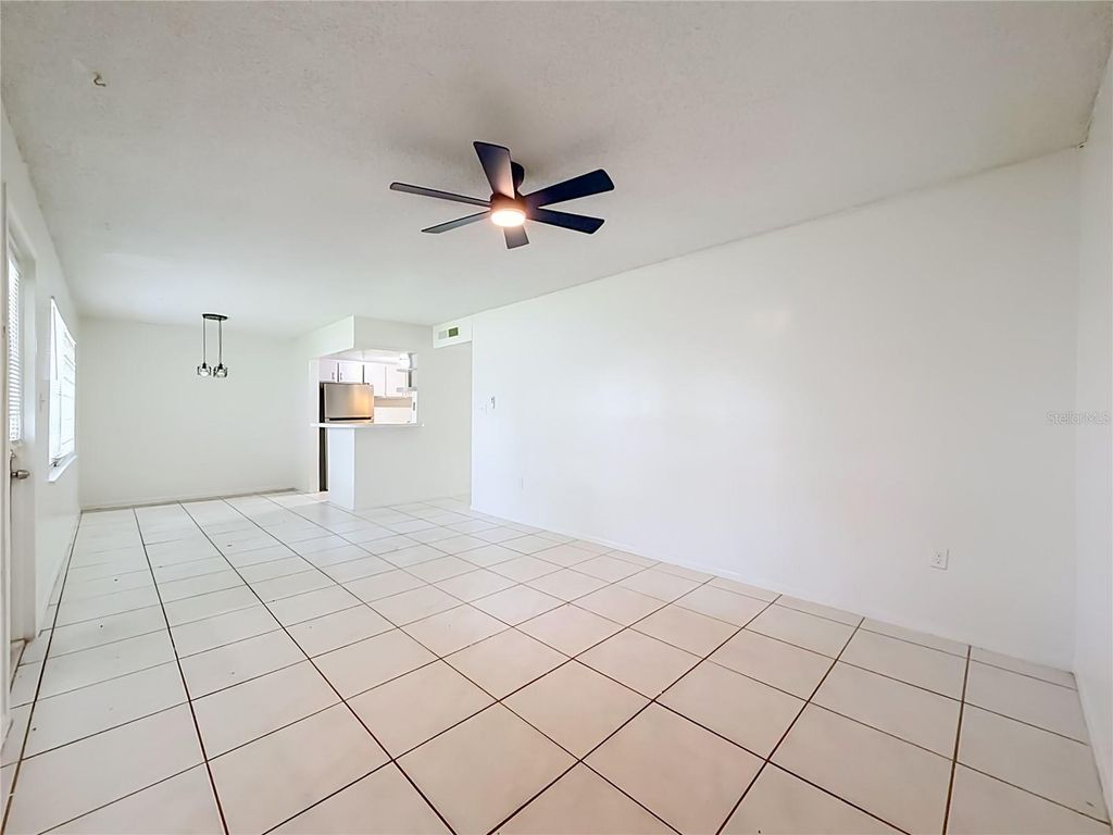 Image 12 of property listing at 1434 W HOLDEN AVENUE C-4, Orlando, FL 32839
