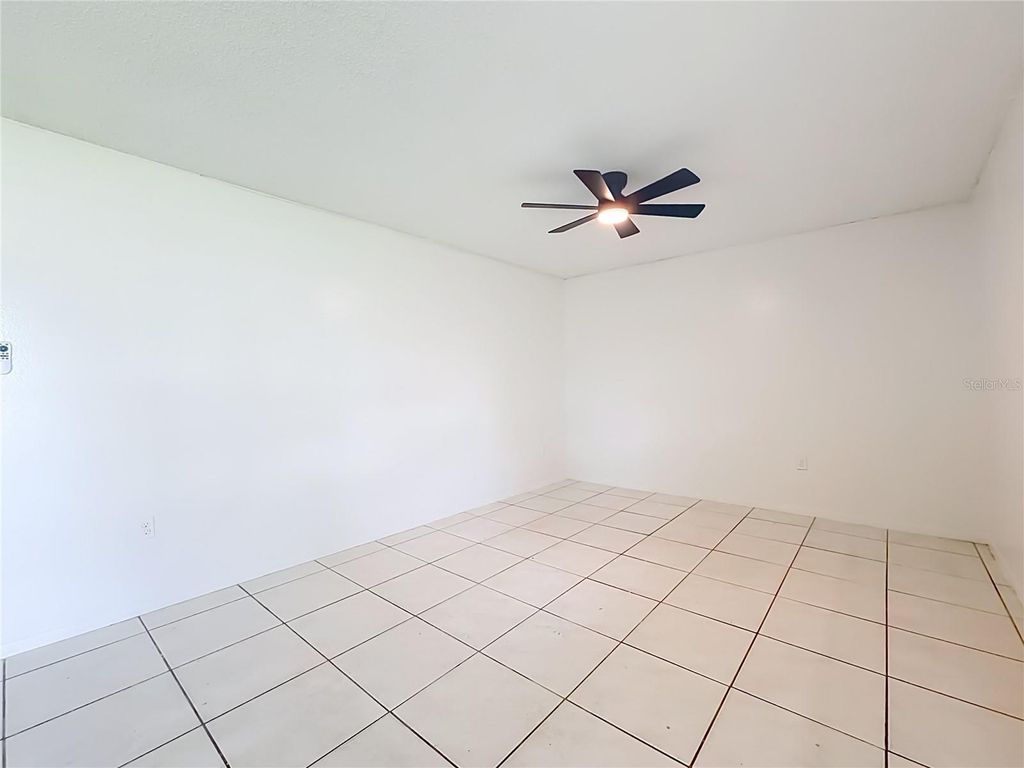 Image 13 of property listing at 1434 W HOLDEN AVENUE C-4, Orlando, FL 32839