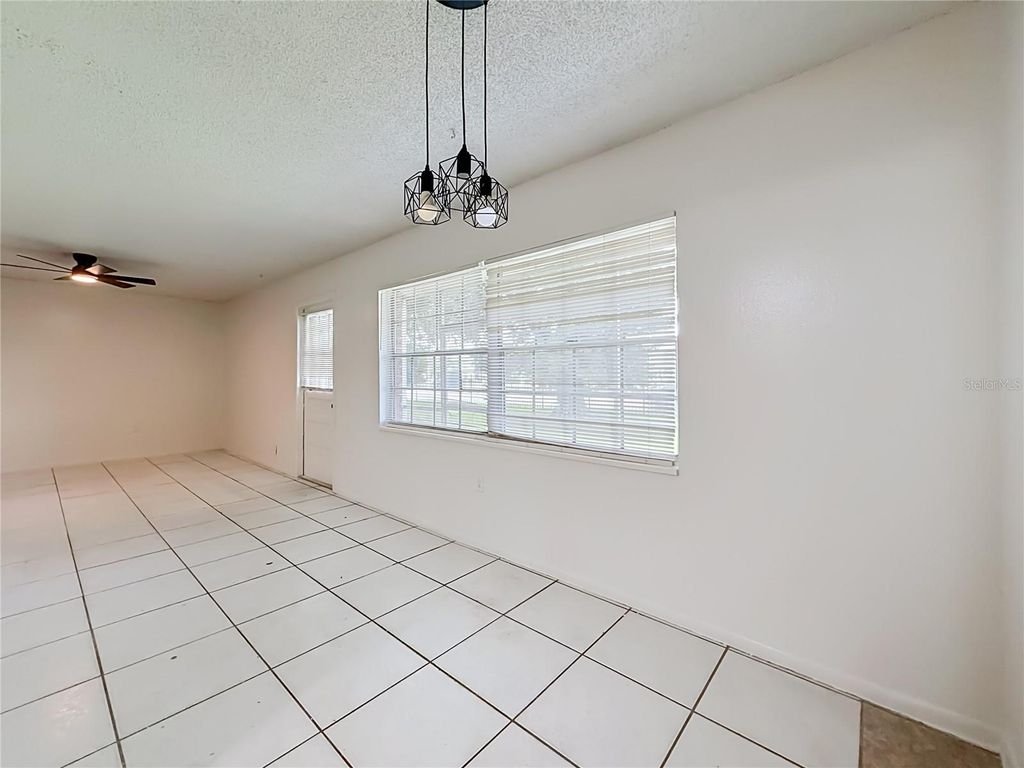 Image 14 of property listing at 1434 W HOLDEN AVENUE C-4, Orlando, FL 32839