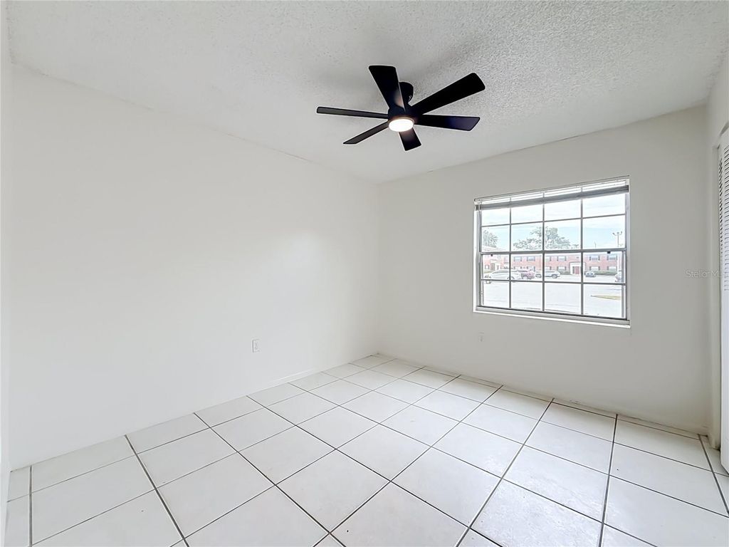 Image 15 of property listing at 1434 W HOLDEN AVENUE C-4, Orlando, FL 32839