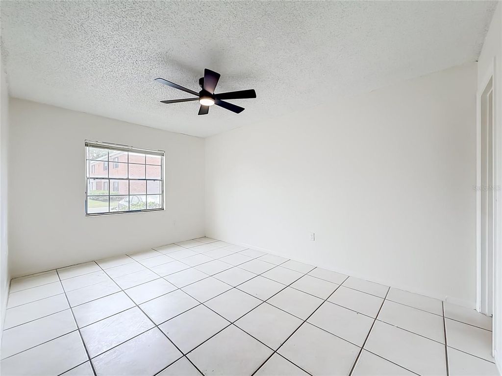 Image 19 of property listing at 1434 W HOLDEN AVENUE C-4, Orlando, FL 32839