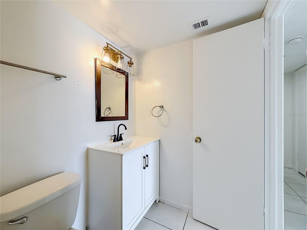 Image 25 of property listing at 1434 W HOLDEN AVENUE C-4, Orlando, FL 32839
