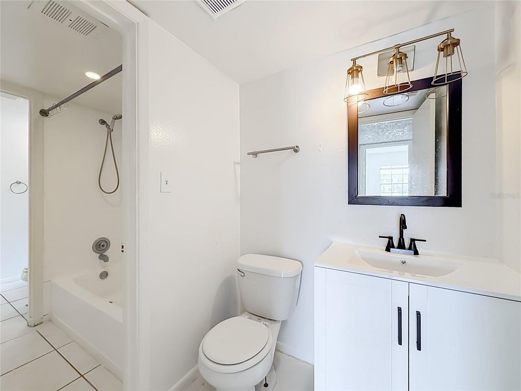 Image 26 of property listing at 1434 W HOLDEN AVENUE C-4, Orlando, FL 32839