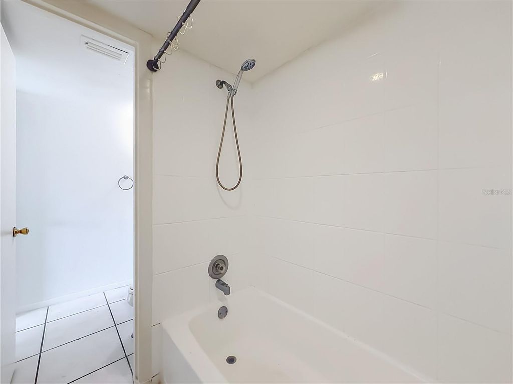 Image 27 of property listing at 1434 W HOLDEN AVENUE C-4, Orlando, FL 32839