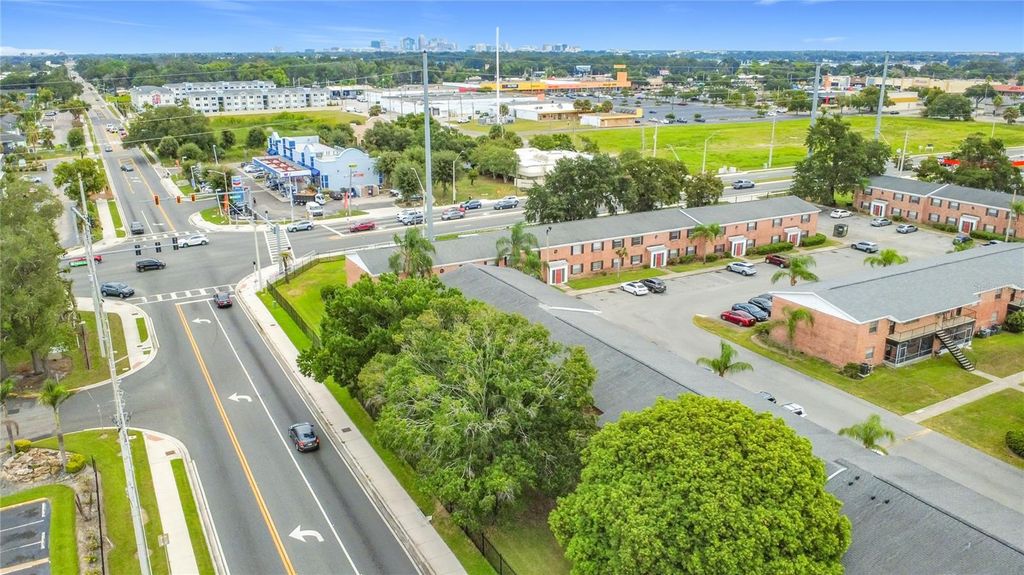 Image 33 of property listing at 1434 W HOLDEN AVENUE C-4, Orlando, FL 32839