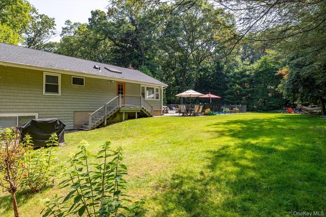 2 Meadowlark Lane, Huntington, NY 11743