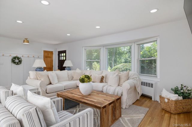 2 Meadowlark Lane, Huntington, NY 11743