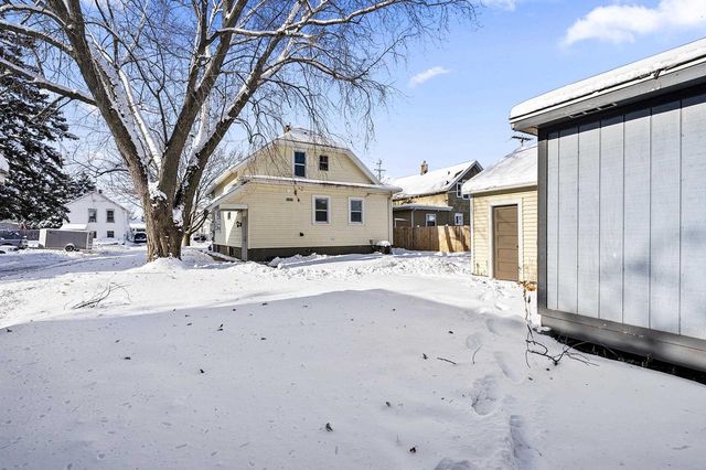 1013 S 22ND STREET, Manitowoc, WI 54220