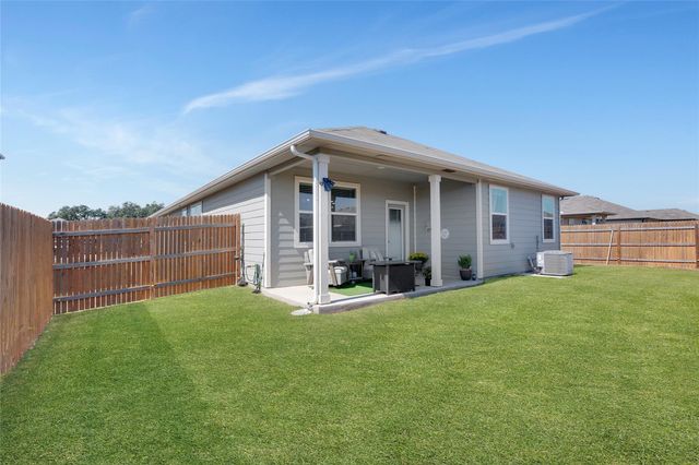 235 Bunting LN, Bertram, TX 78605