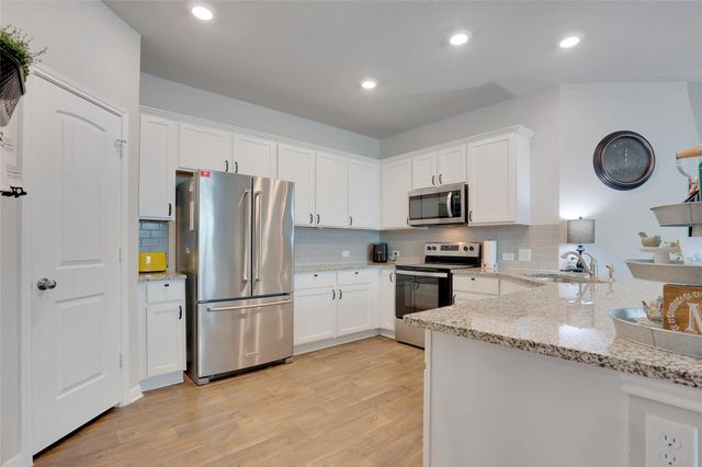 235 Bunting LN, Bertram, TX 78605