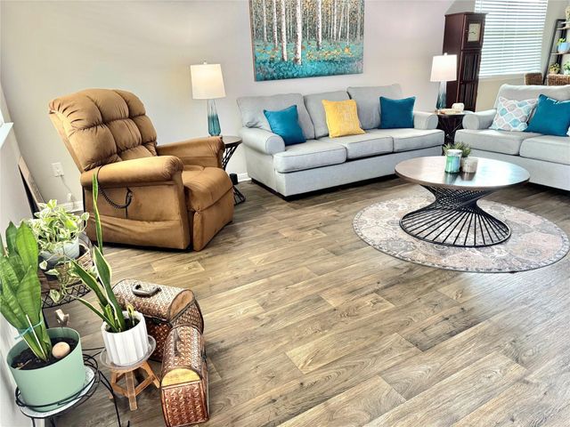 235 Bunting LN, Bertram, TX 78605