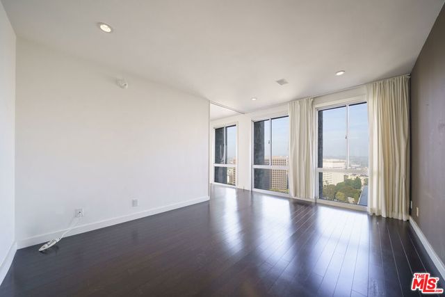 800 W 1st Street 2110, Los Angeles, CA 90012