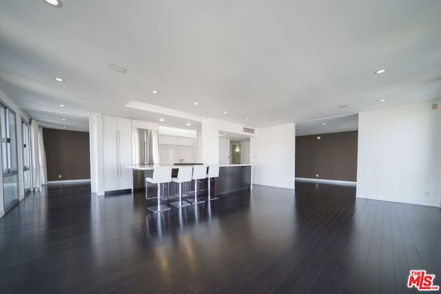 800 W 1st Street 2110, Los Angeles, CA 90012