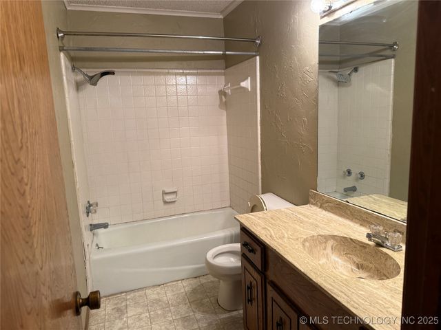 1319 Brookhaven, Ardmore, OK 73401