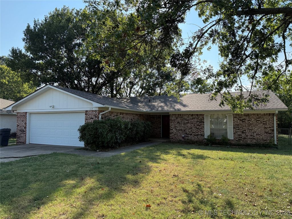 1319 Brookhaven, Ardmore, OK 73401
