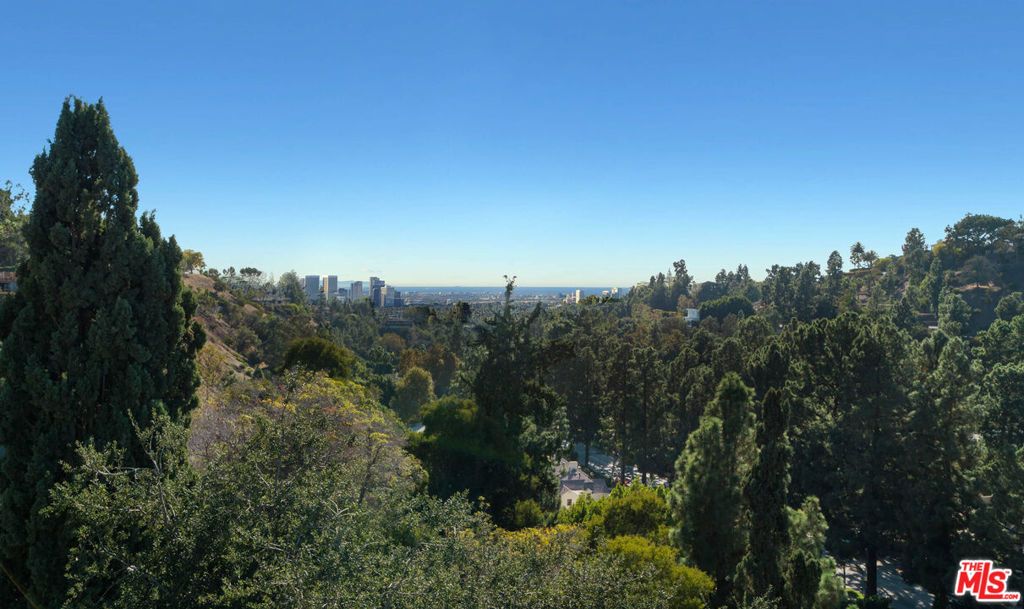 1579 LINDACREST Drive, Beverly Hills, CA 90210 — exterior