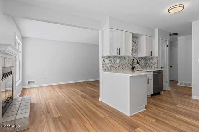 27 Woodside Drive, Albany, NY 12208