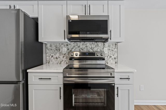 27 Woodside Drive, Albany, NY 12208