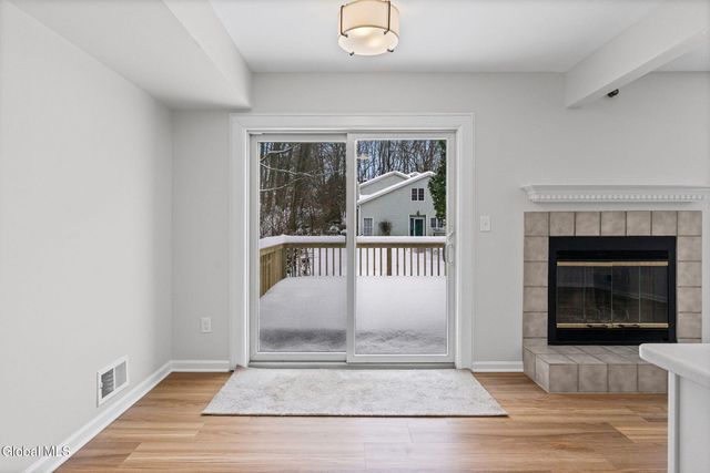 27 Woodside Drive, Albany, NY 12208