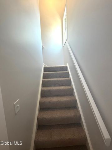 27 Woodside Drive, Albany, NY 12208