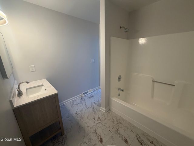 27 Woodside Drive, Albany, NY 12208