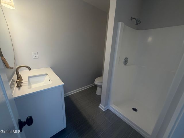 27 Woodside Drive, Albany, NY 12208