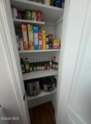 27 Woodside Drive, Albany, NY 12208