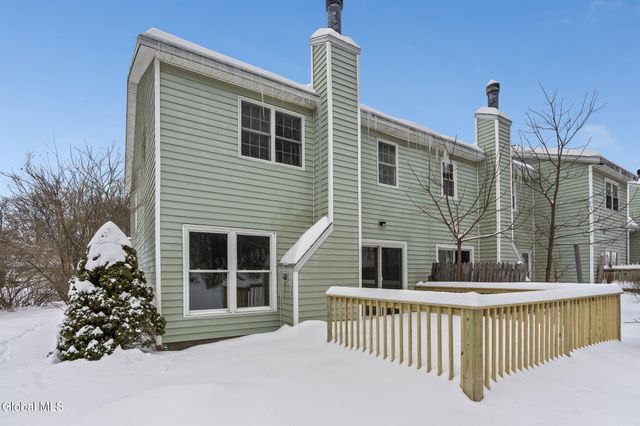 27 Woodside Drive, Albany, NY 12208