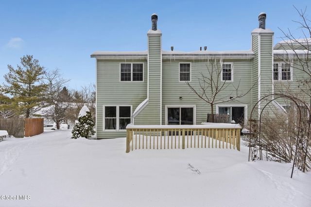 27 Woodside Drive, Albany, NY 12208