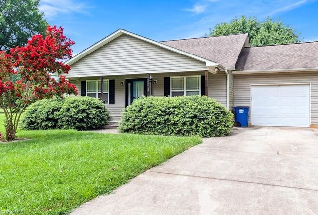 828 Weavil Road, Kernersville, NC 27284