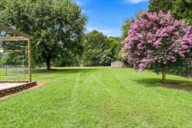 828 Weavil Road, Kernersville, NC 27284