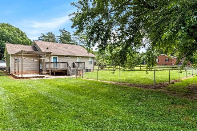 828 Weavil Road, Kernersville, NC 27284