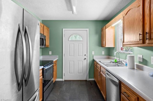 828 Weavil Road, Kernersville, NC 27284