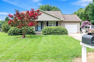 828 Weavil Road, Kernersville, NC 27284