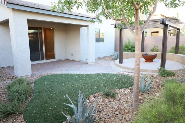 6547 Smithville Avenue, Las Vegas, NV 89142