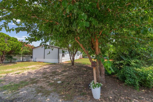 4009 Diann Drive, Granbury, TX 76049
