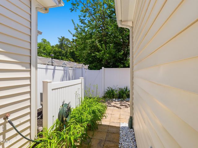 2505 Asher View Court, Raleigh, NC 27606