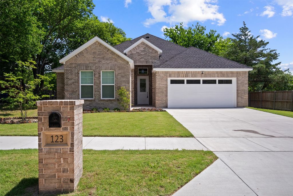 123 Bradshaw Street, Waxahachie, TX 75165 — exterior