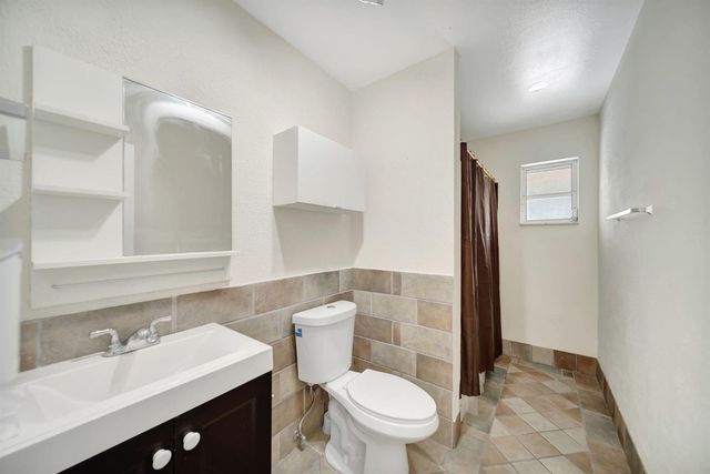 2545 NW 105th Lane, Sunrise, FL 33322