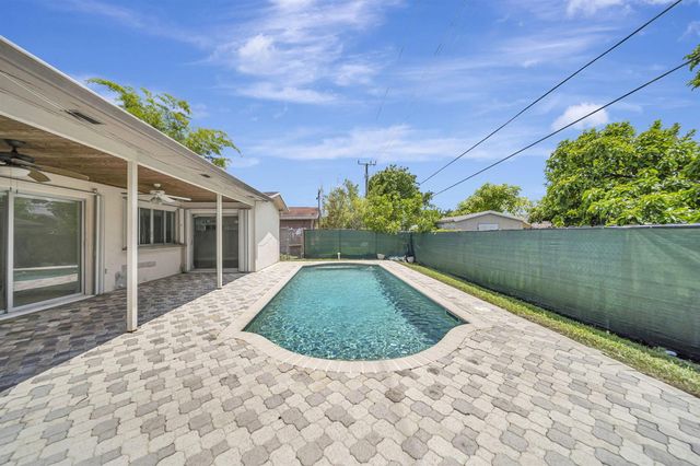 2545 NW 105th Lane, Sunrise, FL 33322