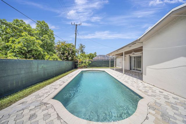2545 NW 105th Lane, Sunrise, FL 33322